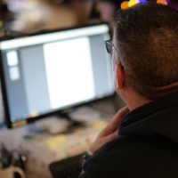 personne devant pc